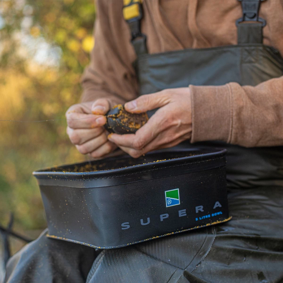 Preston Supera 5 Litre EVA Bowl Luggage 2 Preston Supera 5 Litre EVA Bowl Luggage - Image 2